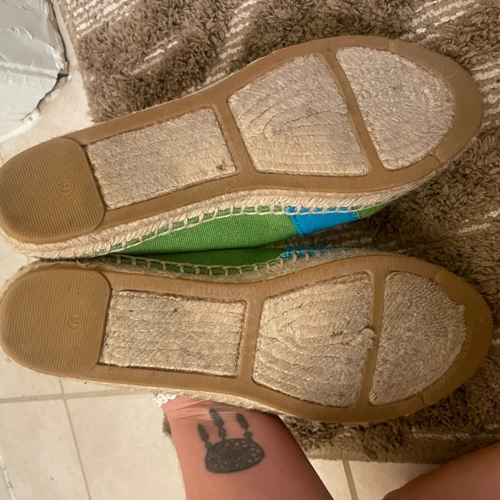 Tory Burch espadrille flats in vibrant green canvas, leaf green Size 9